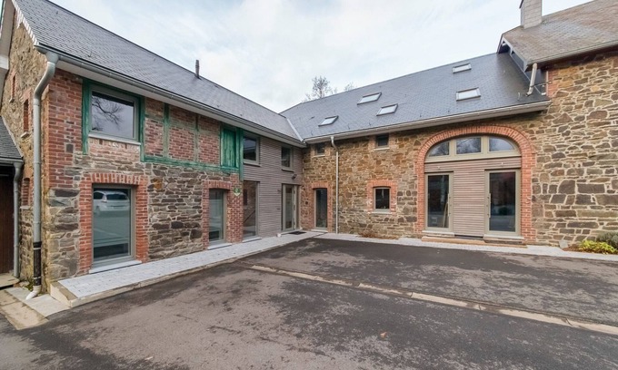 Walk House | Idyllic Holiday Home in Waimes by Lake Roberville - 9.8/10