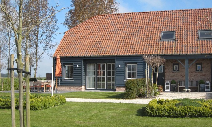 Zuidzande House | Trendy Holiday Home in Zuidzande with Relaxing Sauna