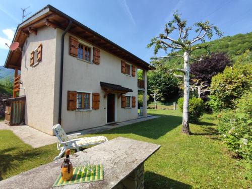 Corrido House | Inviting Holiday Home Irma: Pet & Child Friendly Retreat