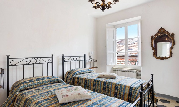 Castelnuovo Magra House | Top-Rated Casa Di Luciana: Balcony, Wi-Fi & Spa Amenities