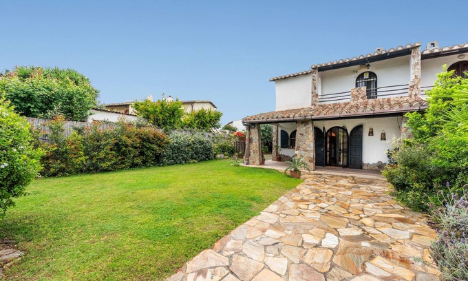 Quartu Sant'Elena House | Holiday Home 'Stella' with Private Terrace, Private Garden and Wi-Fi