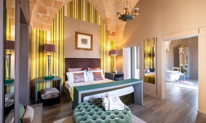 San Pietro in Lama House | Pet-Friendly Getaway 'Maison Boutique AT' with Pool & Wi-Fi