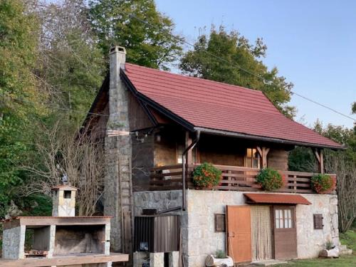 Gospic House | Family-Friendly Retreat: Holiday Home Jela Awaits You