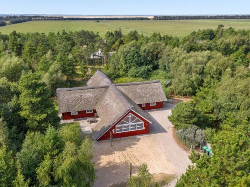 Sønderstrand House | Explore Holiday Home Jenna - Steps from the Sea, Pet Friendly