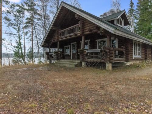 Hameenlinna House | Relaxing Holiday Home Kärkimökki with Hot Tub & Kitchen