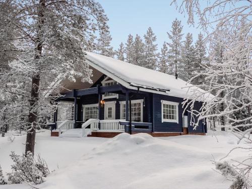 Salla House | Inviting Holiday Home Keselmäkangas with Hot Tub & Family-Friendly