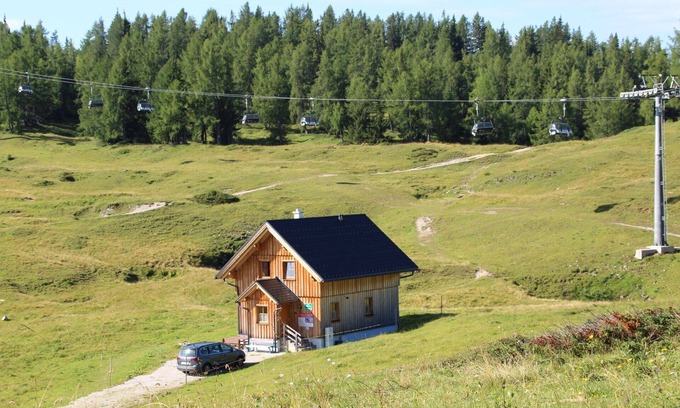 Tauplitz Cabin | Inviting Holiday Home 'Kleine Winklerhütte' with Garden View