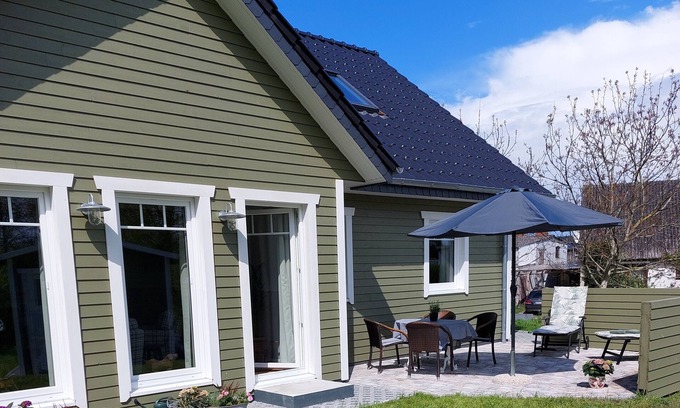 Brenkenhagen House | Discover Holiday Home "Lünden" with Ocean View & Spa