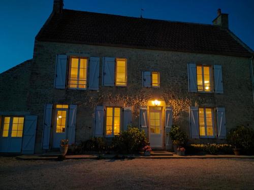 Longues-sur-Mer House | Pet-Friendly Holiday Home La Batterie - Rated 9/10 by Guests