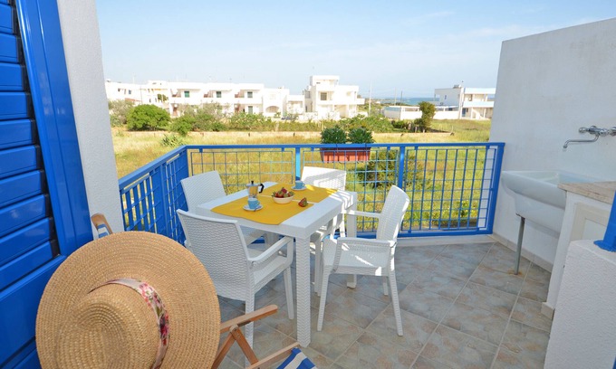 Lido Marini House | Holiday Home 'La Casa Dei Marini' with Balcony, Wi-Fi and Air Conditioning