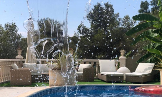 Cubelles House | Holiday Home "La Casa De Mima" with Sea View, Shared Pool & Wi-Fi