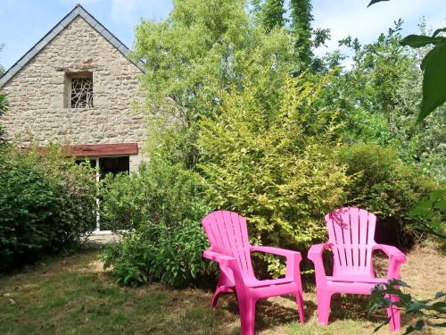 Pont-l'Abbe House | Inviting Holiday Home La Grange with Pet-Friendly Amenities