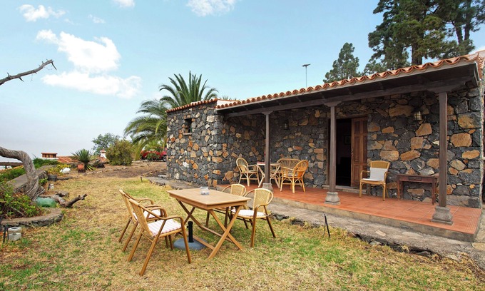 Tijarafe House | Relax at La Roquina: Ocean View, Wi-Fi & Pet Friendly