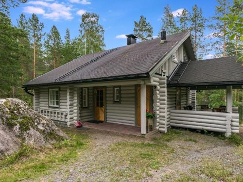The Lakelands House | Pet-Friendly Holiday Home Lahukka: Ideal for Families