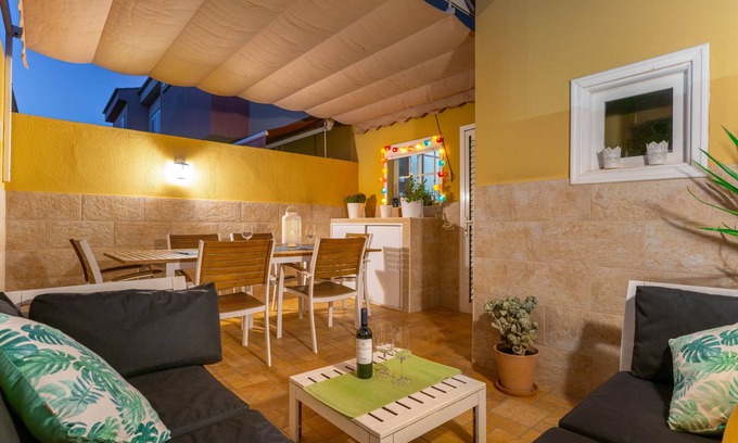 Maspalomas House | Ideal Getaway at 'Las Velas 37' with Pool & Ocean Views