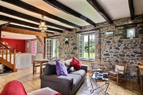 Gommenec'h House | Pet-Friendly Getaway at Le Gite de Kerneuil, Rated 9.3/10