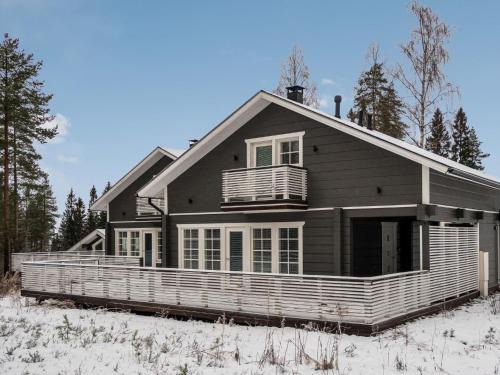 Sotkamo House | Family-Friendly Holiday Home Leimu with Hot Tub & 9/10 Rating