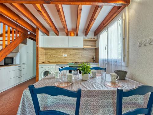Lacanau-Ocean House | Family-Friendly Holiday Home Les As-10 - Rated 9/10