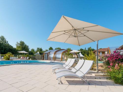 Parentis-en-Born House | Delightful Holiday Home Les Cottages du Lac M3 - 8.9/10