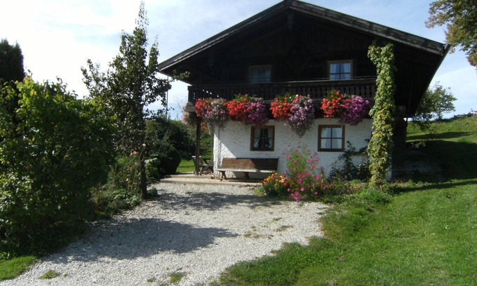 Eggstatt House | Idyllic Alpine Hut Retreat at the Schelshornhof