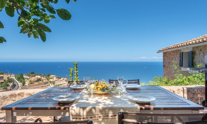 Banyalbufar House | Idyllic Holiday Home in Banyalbufar with Ocean Views