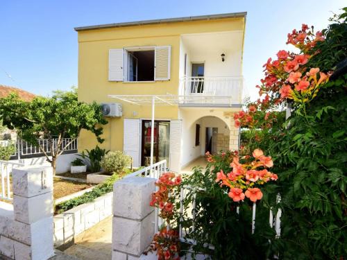 Racisce House | Oceanfront Holiday Home Lolita - Guest Rated 9/10