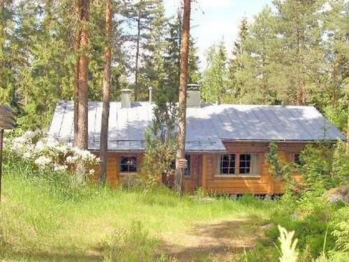 Kuhmoinen House | Cozy Holiday Home Lomakuikka with Hot Tub & Family Comfort