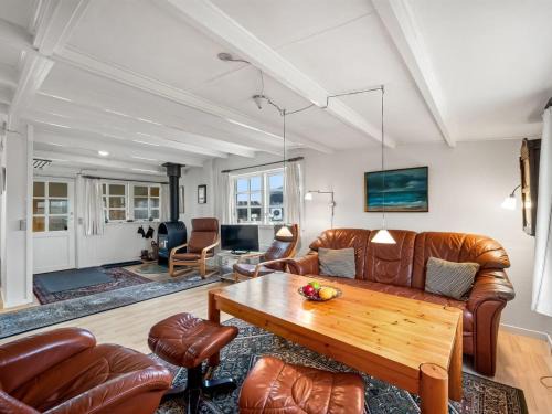 Trans House | Cozy Holiday Home Luiza, Steps from the Sea in Jutland