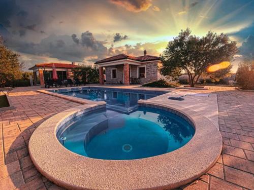 Cista Velika House | Discover Tranquil Bliss at Holiday Home Lunnis