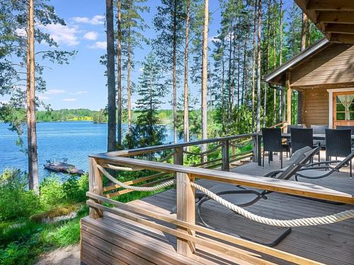 Petajavesi House | Pet-Friendly Holiday Home Mäntykumpu with Hot Tub, Rated 9/10