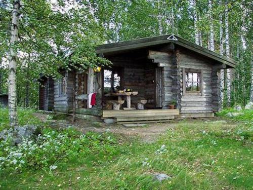 Asikkala House | Comfortable Holiday Home Mäntyniemi with Hot Tub & Kitchen