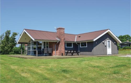 Østerskov House | Family-Friendly 3 Bedroom Home in Humble with Pet Perks