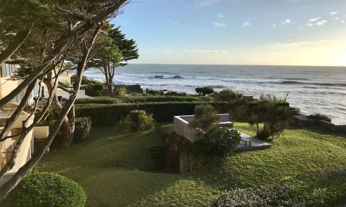 Pornichet Villa | Oceanfront Holiday Home 'Maison De Maître' with Views