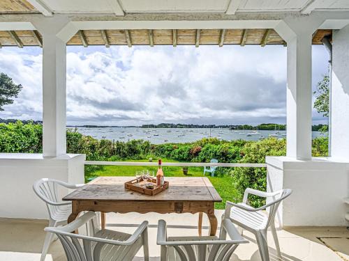 Arradon House | Oceanfront Serenity at Maison La Prâme by Interhome