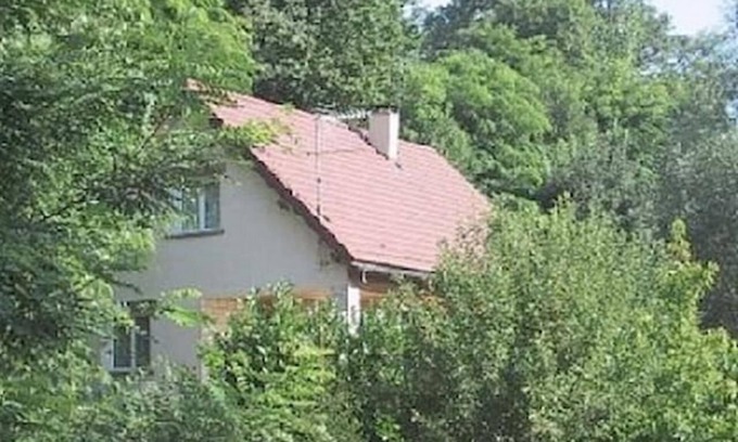 Nance House | Charming Holiday Home with Private Terrace and Garden