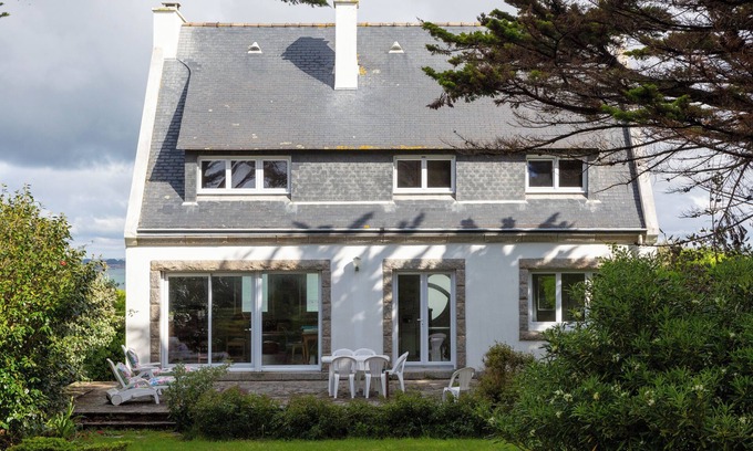 Trevignon House | Relax at Maison Trévignon: Oceanfront Getaway with Wi-Fi