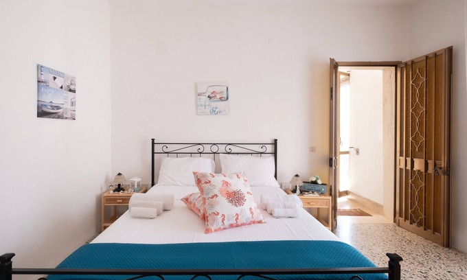 Porto Cesareo House | Holiday Home 'Mare E Frescura' with Sea View, Shared Terrace and Air Conditioning