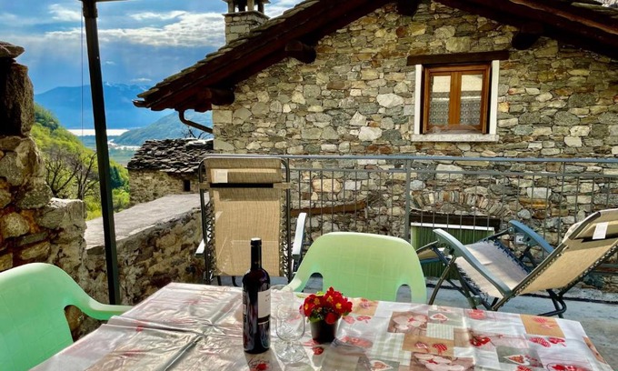 Verceia House | Discover Holiday Home Maria: Your Pet-Friendly Retreat