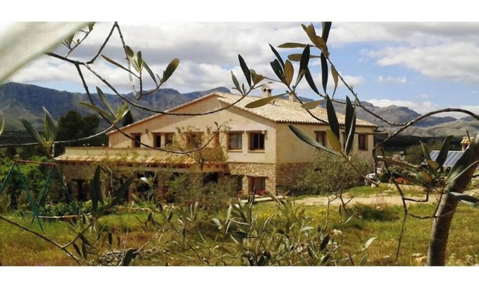 El Perello House | Cozy Holiday Home 'Mas Del Pi' with Private Terrace & Views