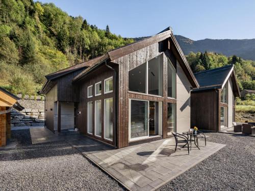 Vik House | Oceanfront Holiday Home Mathias - Family-Friendly Retreat