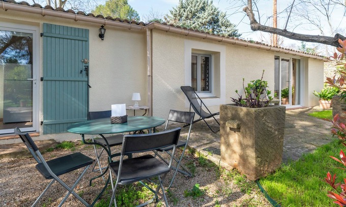 Garrigues House | Cozy Holiday Home 'Mazet' with Private Terrace and Garden