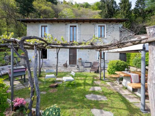 Cannero Riviera House | Cozy Holiday Home Meri: Pet-Friendly Retreat Awaits You