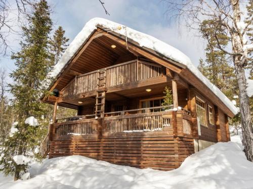 Lampivaara House | Premier Holiday Home Mervinrinne with Hot Tub & Top Ratings