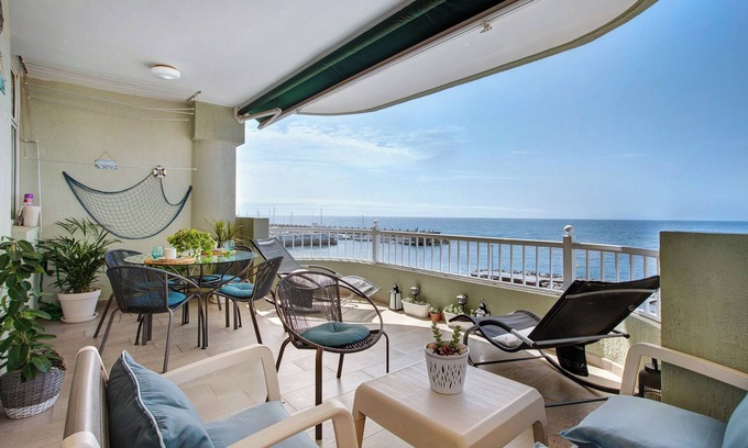 Radazul Apartment | Sea View Holiday Home 'Mi casa de Radazul' with Amenities