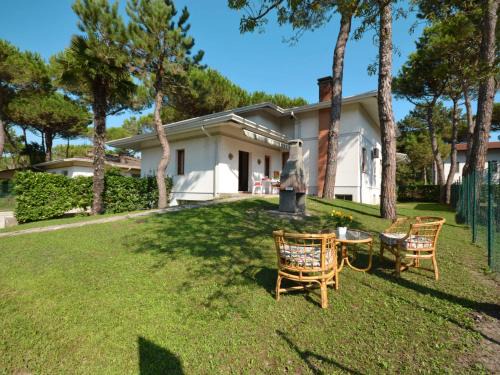 Lignano Riviera House | Pet-Friendly Holiday Home Missana: Family Retreat Awaits