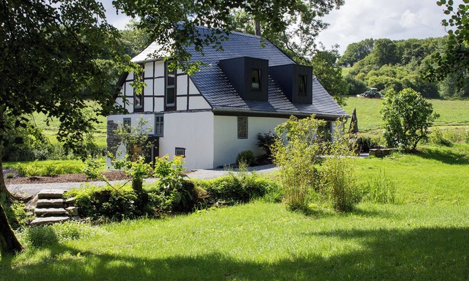 Brilon House | Pet-Friendly Holiday Home 'Michels Mühle' with Garden & Wi-Fi