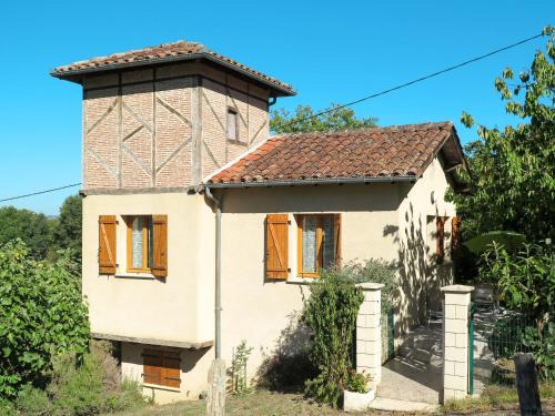 Felzins House | Pet-Friendly Holiday Home Mouty with High Guest Ratings