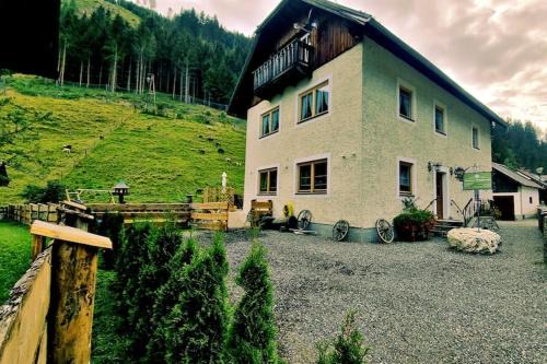 Muhr House | Spacious Detached Holiday Home in Muhr – Pet & Child Friendly