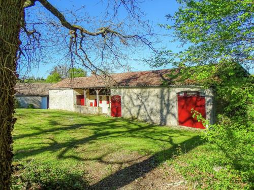 Sigoules House | Family Home with Terrace & Garden – Pet Friendly Retreat