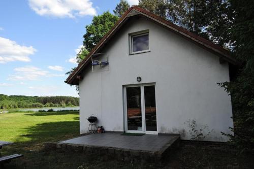 West Pomeranian Voivodeship House | Cozy Holiday Home in Szczecin by the Lake for Families